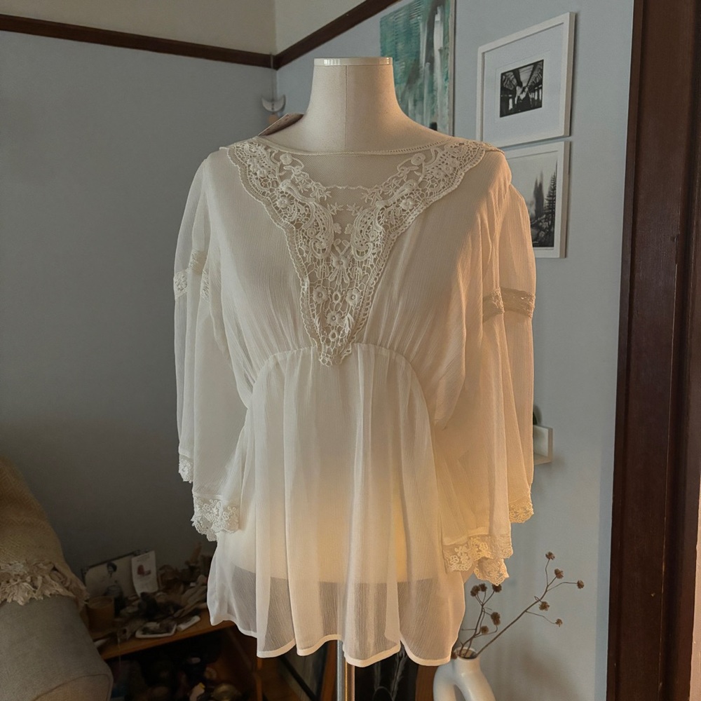 FREE PEOPLE nwt Sheer Blouse Dolman Sleeve Lace Top size Medium